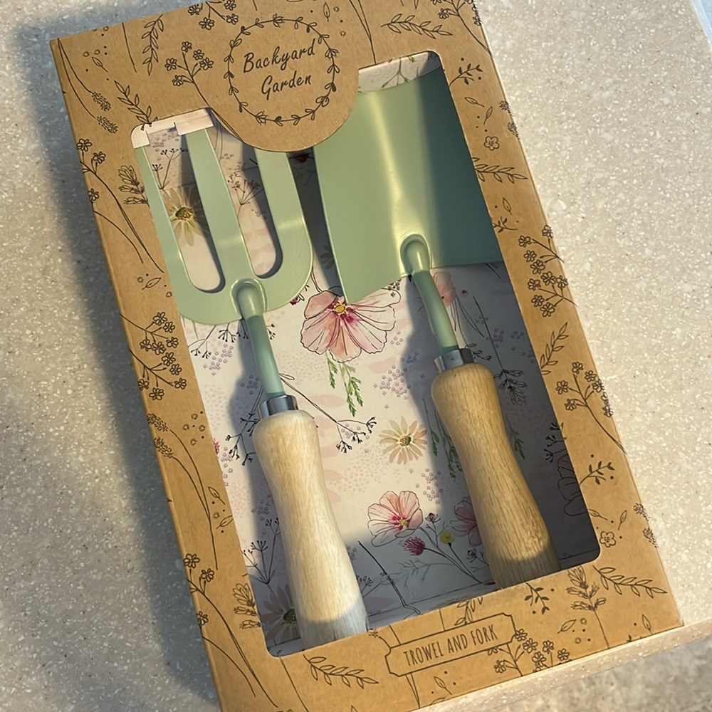NEW Backyard Garden Trowel & Fork Gardening Tool Set, Wood & Metal, Mint Green 🌸